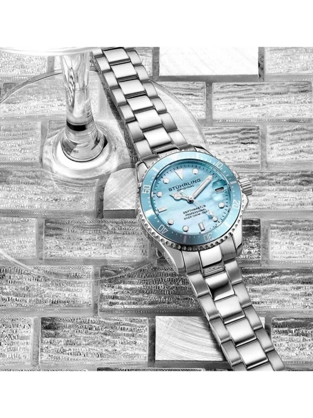 NWT Stuhrling Original Vogue Quartz Blue Dial Ladies Watch